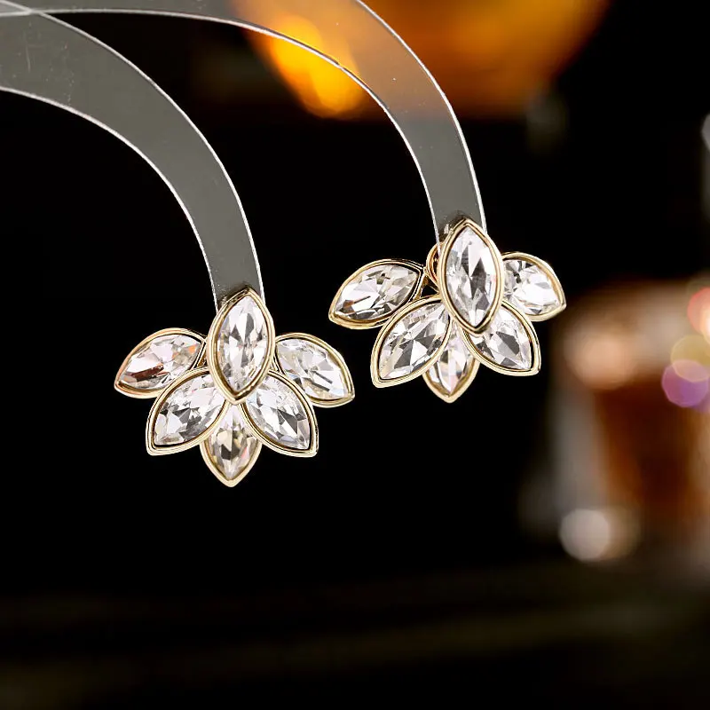

Socialite Temperament Detachable A Pair Earrings Dual Purpose Front Back Two Use 925 Silver Needle Crystal Petal Stud Earrings