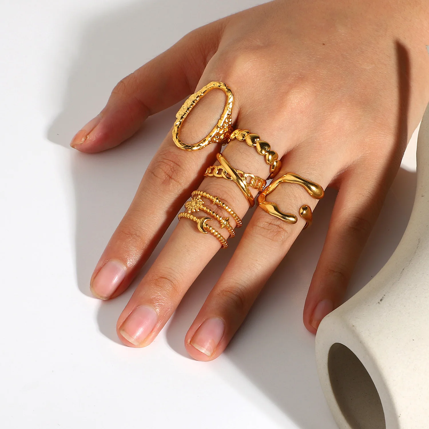 

Wholesale Geometric Oval Open Women Hearts Moon Star Snake Finger 18K Gold Stainless Steel Rings Women
