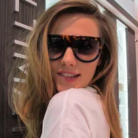 

Ready Stock Private Label Oversized Fashionable Cheap Unisex Shades Lunettes Sunglasses for Women 2019