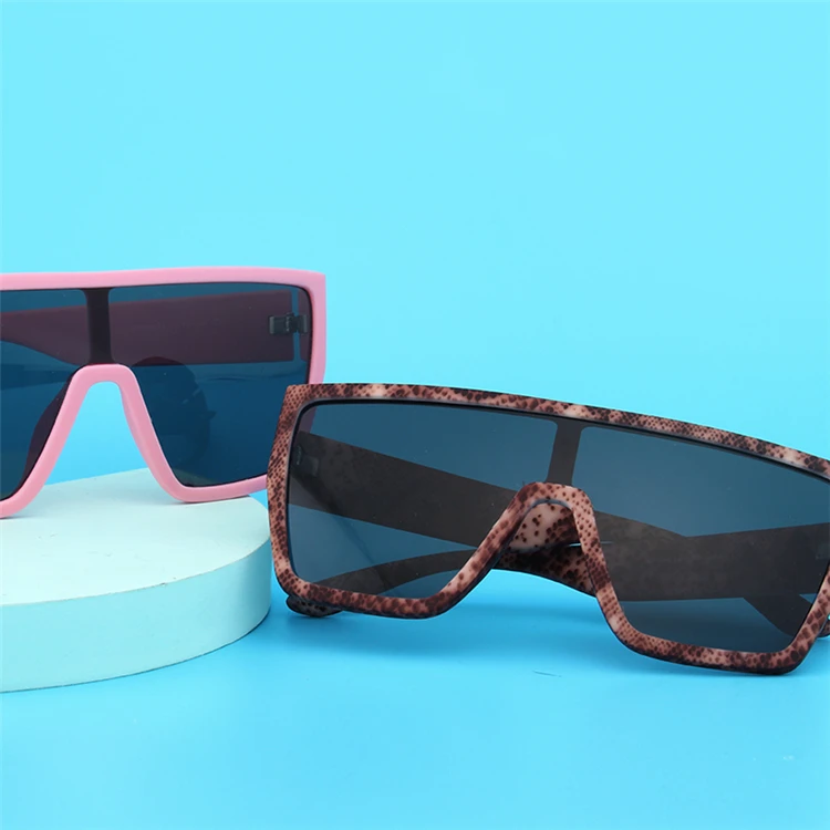 

Kenbo Eyewear 2020 New Design Fashion Square Frame Sunglasses Trendy Oversized Leopard Color Sun Glasses For Men Women