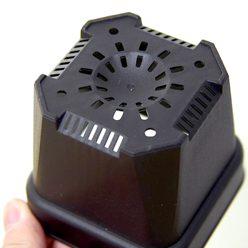 

Plastic flower pots in bulk, Black