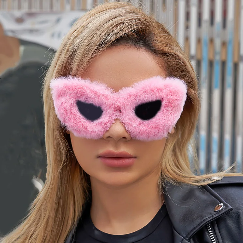 

New Gafas De Sol Punk Soft Fur Velvet Sun Glasses Trending Oversized Cat Eye Woman Sunglasses 2022