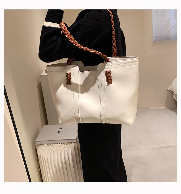 

Large Capacity Vintage Fall Shoulder Armpit Tote Purses 2021 Fashion Luxury Women Handbags Sac a Main Femme Bags For Girls