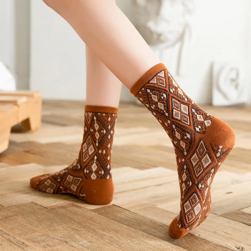 

Paisley Argyle Complex Pattern Design Jacquard Autumn Winter Combed Cotton Socks for Women, Black gray red green 5 colors