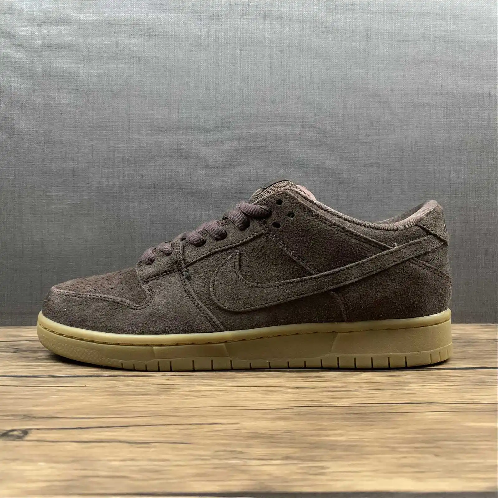 

2021 Top Quality Sports Shoes Sean Cliver Holiday Special Nike SB Dunks Low Sneaker for Women Men