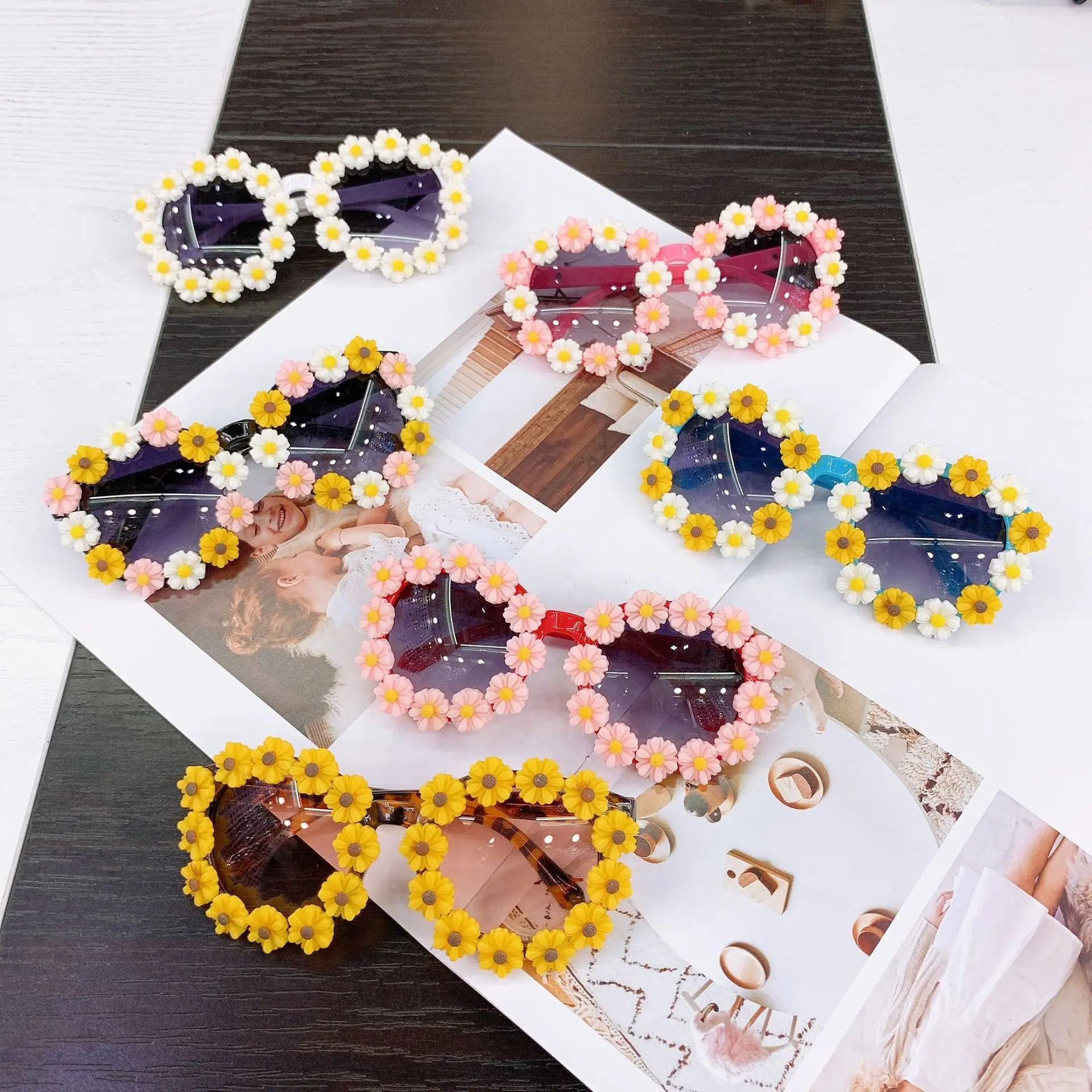 

Kids Sunglasses Cute Daisy Sun Flower Shades Round Luxury Children Kids Sunglasses