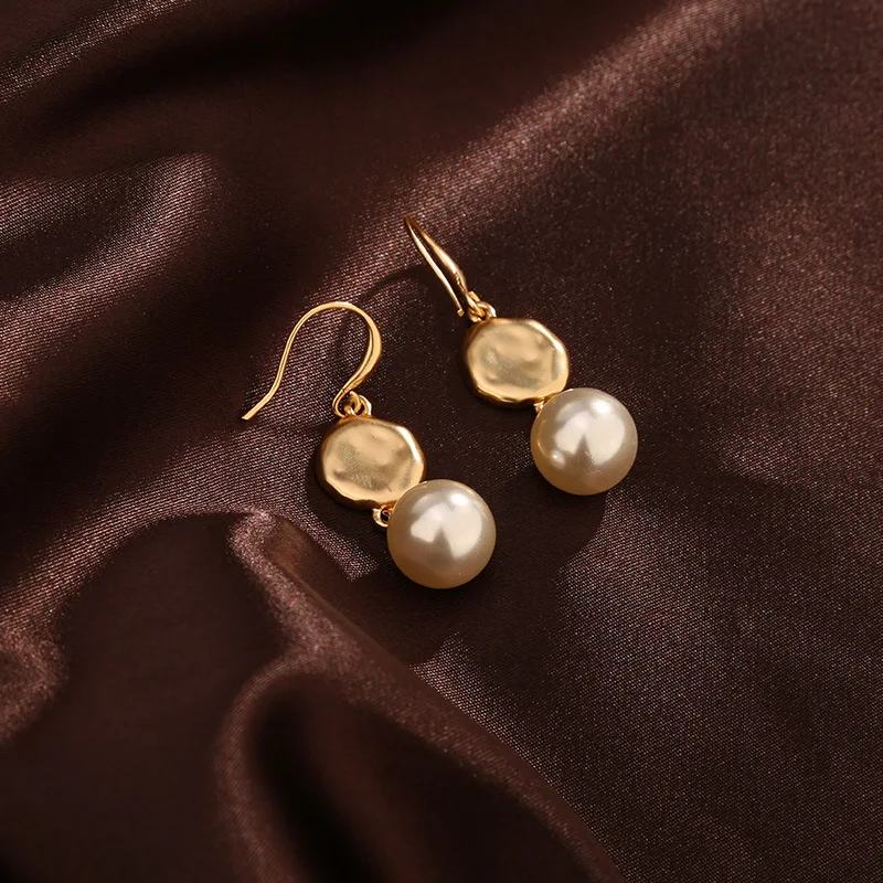 

Irregular baroque pearl earrings fashion metallic simple geometric drop earrings (KER517), Same as the picture