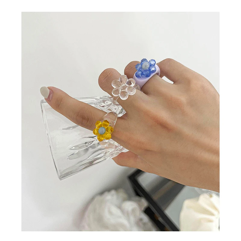 

5 Colors Colorful Beaded Flower Acrylic Rings Weaved Wide Chunky Crystal Rings for Women Vintage Cute Korean Jewelry Summer Hot