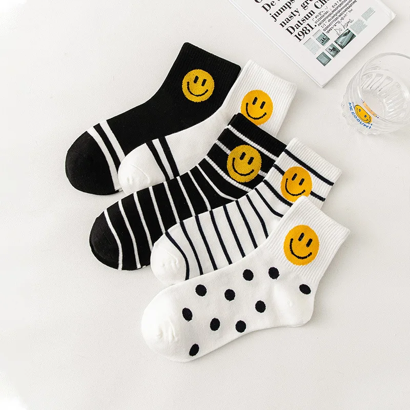 Wholesale Breathable Running Sports Socks Women Polka Dot Cute Face Pattern Socks Striped Cartoon Socks