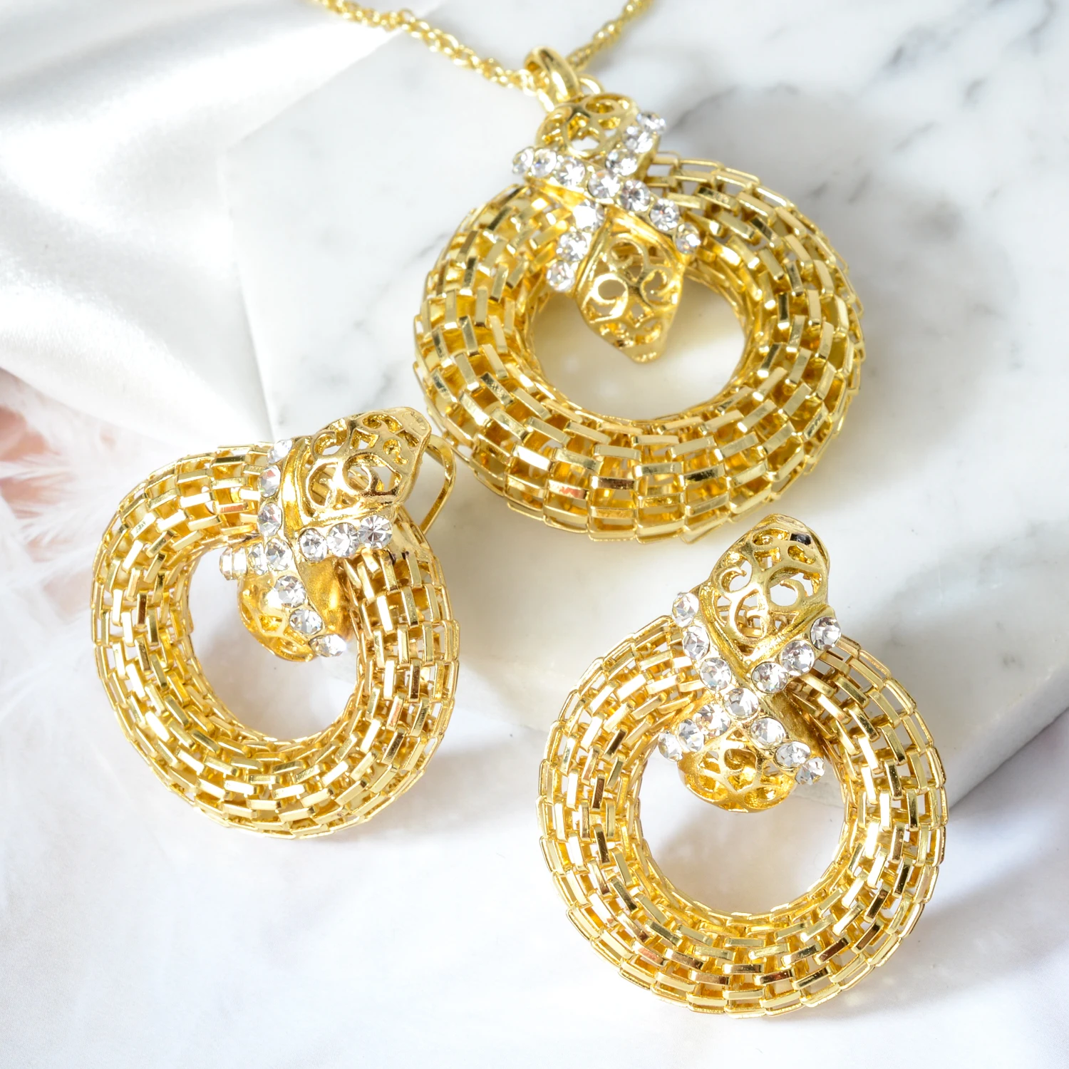 

Britain Popular jewelry high quality copper Necklace Earrings Set Women wedding party bride gold jewelry set