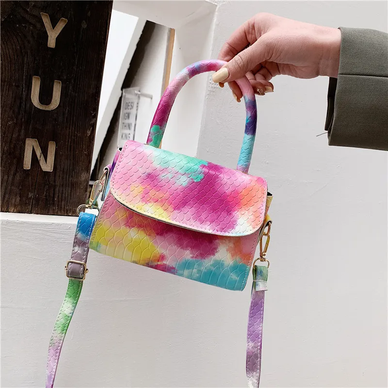 

2021 New simple and small gradually changing snap single shoulder bag wholesale girls shopping wallet and phone handbags, Multi colors