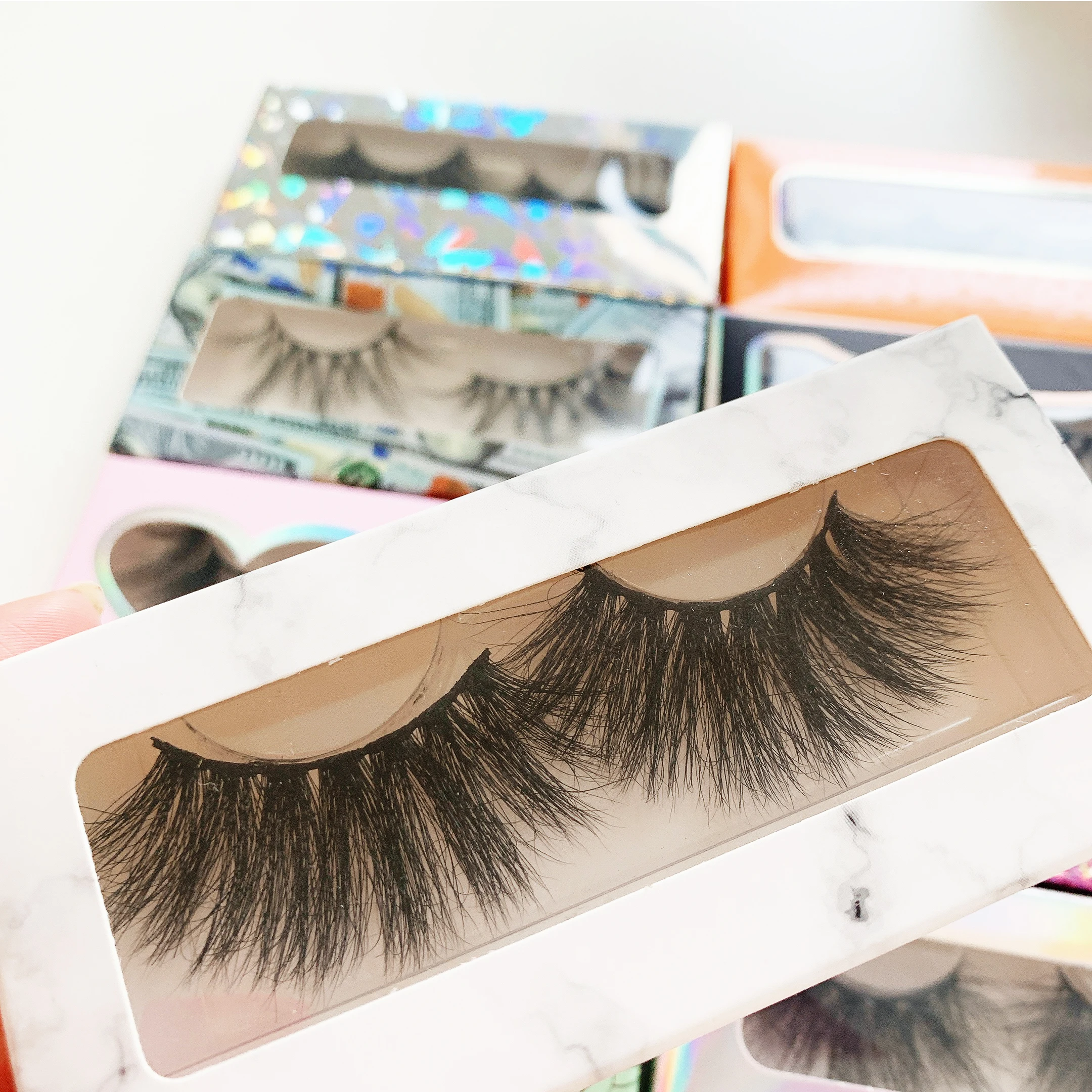 

2021 fluffy mink lashes customized boxes 25mm eyelashes lashes3d wholesale vendor 25mm mink eyelashes, Black color