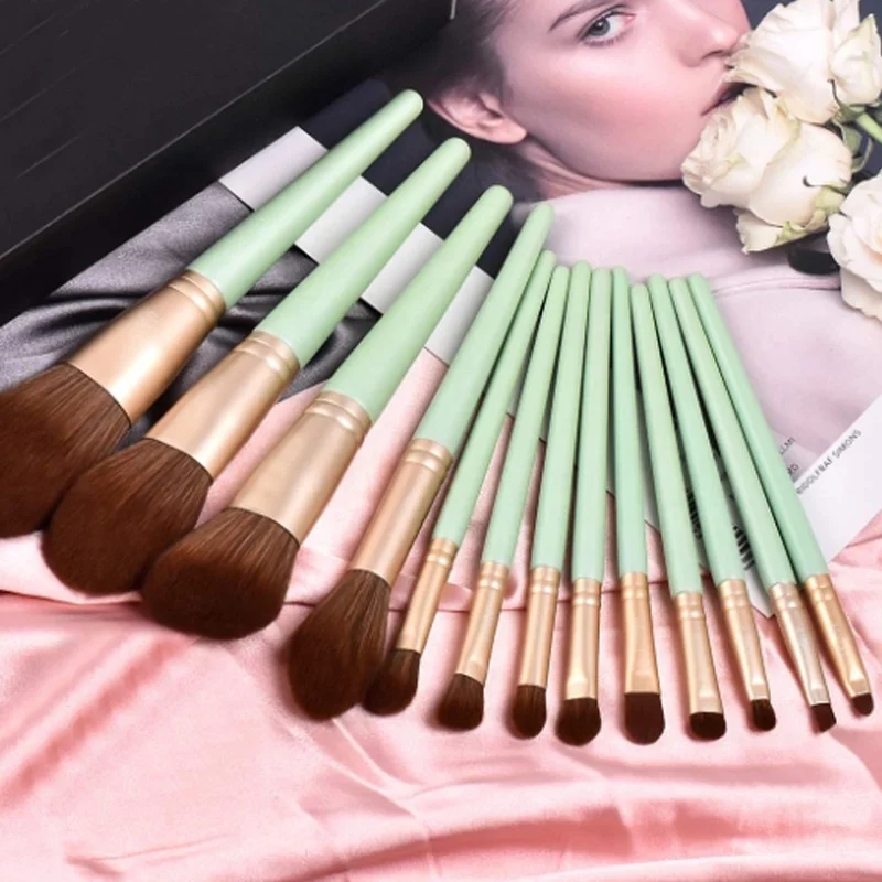 

13 Pcs Soft Hair Makeup Brush Set Wooden Handle Beauty Brush For Girls Ladies, Pics