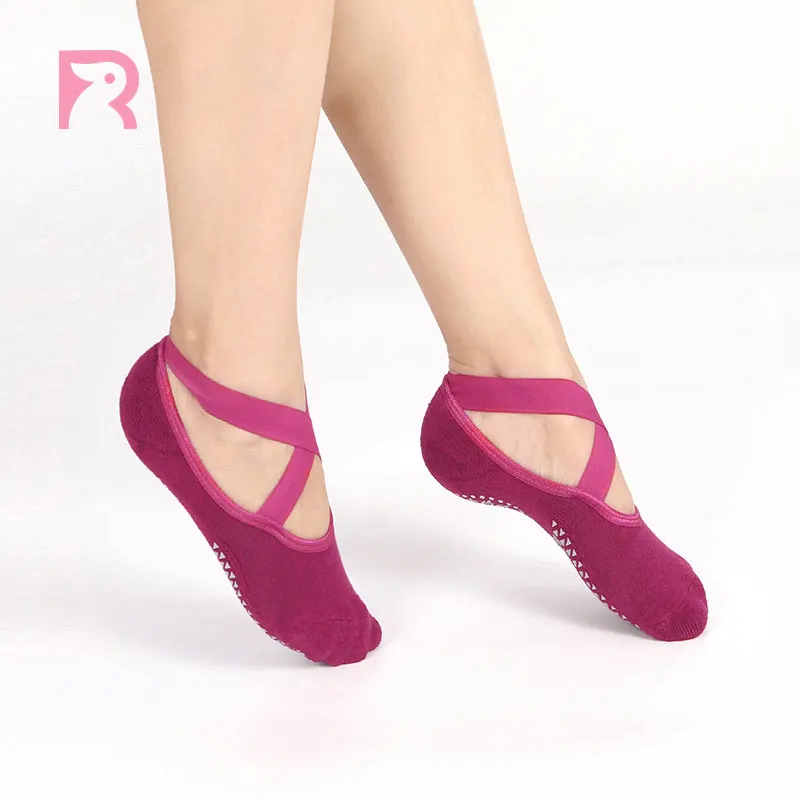 

Cheap Price Wholesale New Fashion Light Weight Indoor Fitness Yoga Sock Shoes Dance For Women Ballet