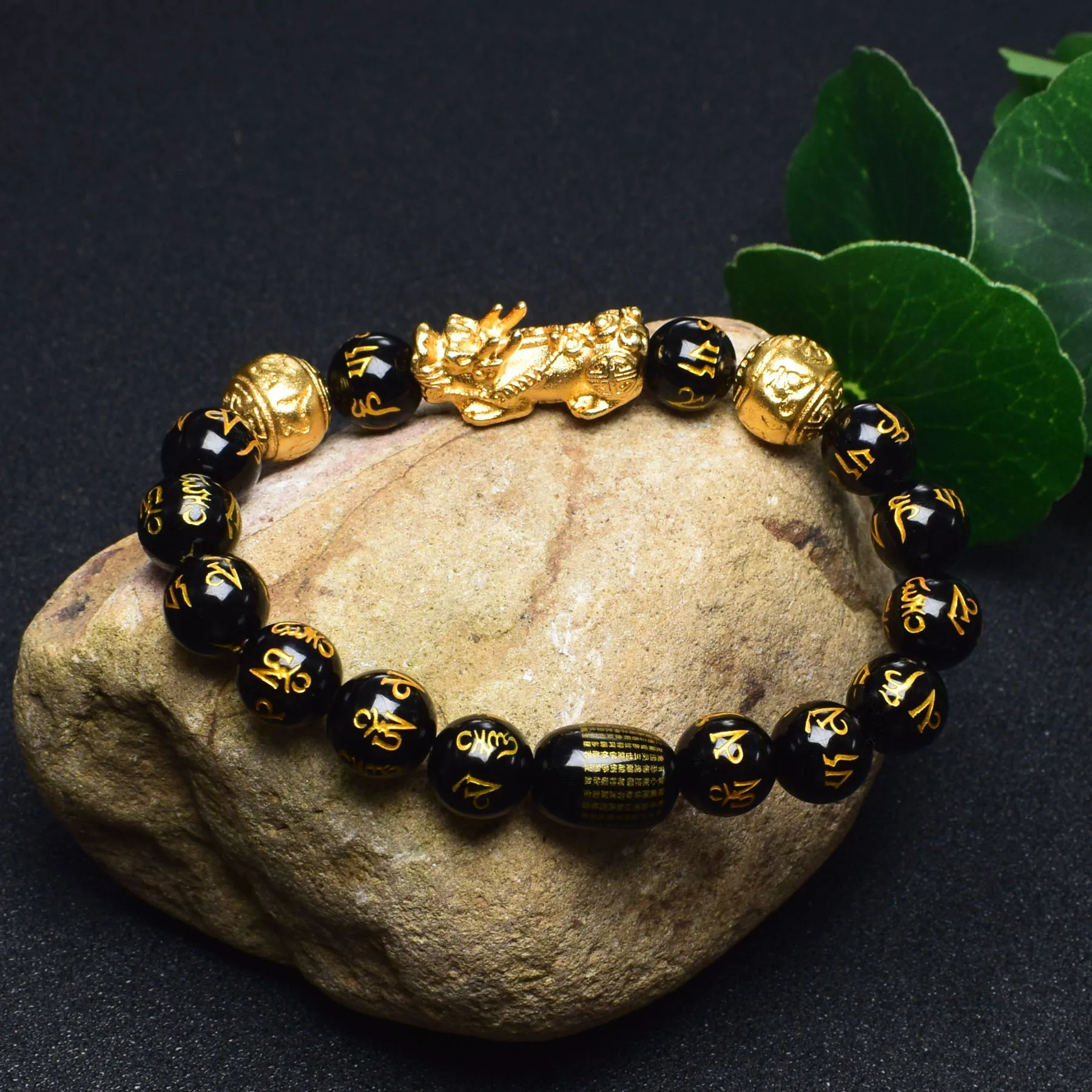 

2021 Wealth Black Agate Pixiu Bracelet Religious Elastic Beads Feng Shui Bracelet, As picture show