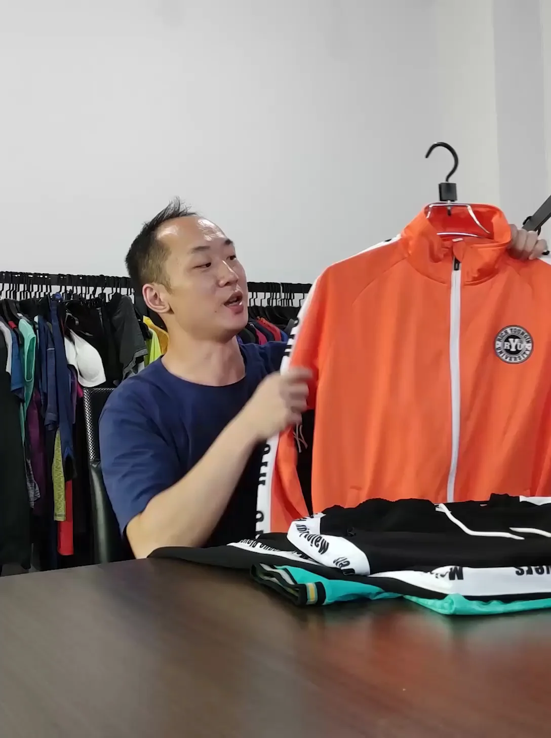 Customized Men Sports Running Wear Hoodies Buy Men Running Wear