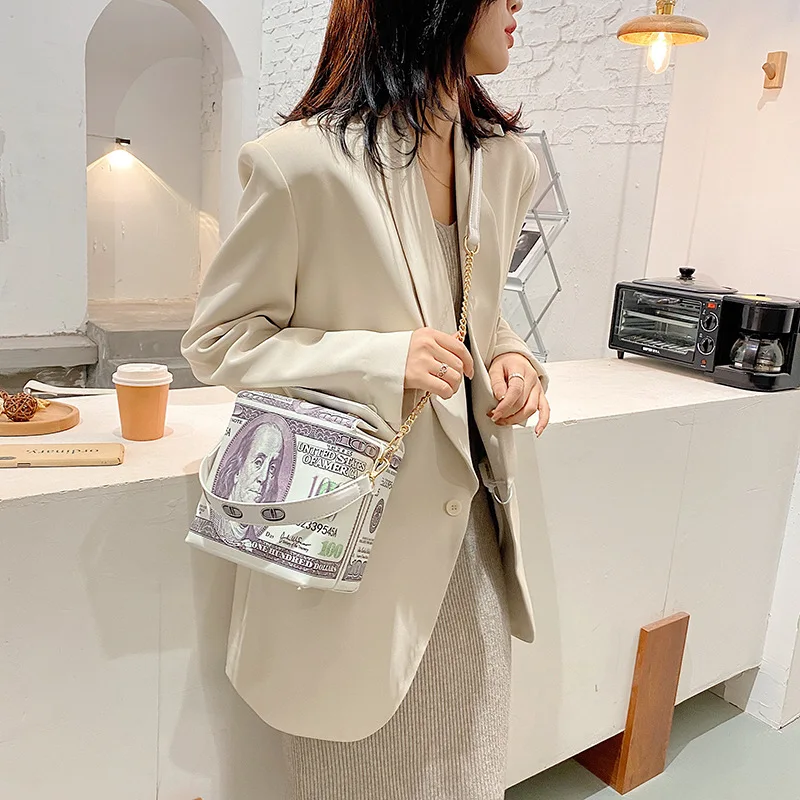

2021 New Arrival European American Fashion Girl Bag Character Letter Pattern One-shoulder Zipper Magnetic Buckle Lady Handbag