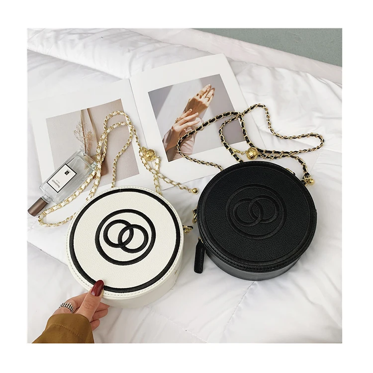 

Designer Black and White Circle Mini Bags Ladies Chic Small Makeup Box Chain Purses Trendy Round Crossbody Handbags For Women