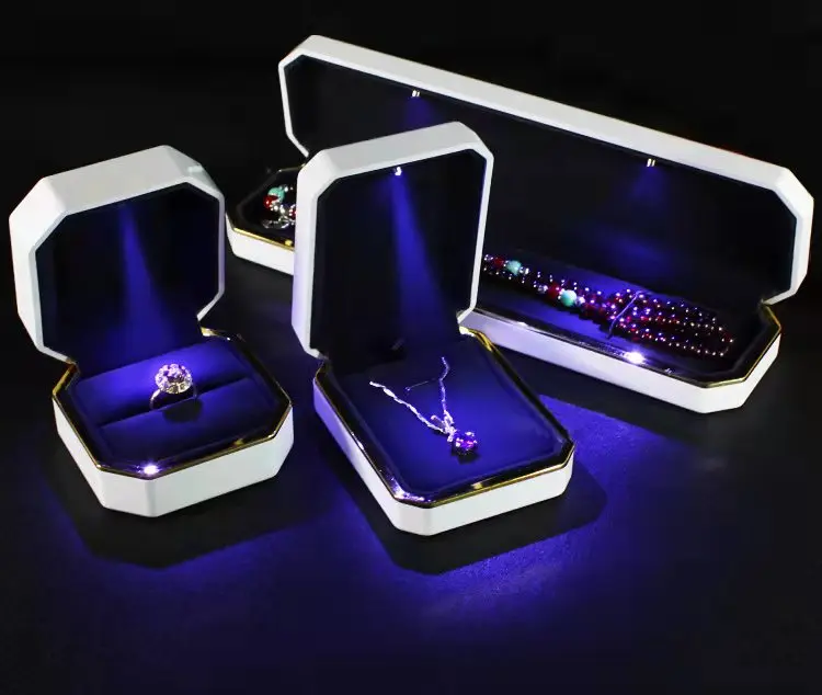 

Custom presentation luxurious ring wedding gift jewelry box