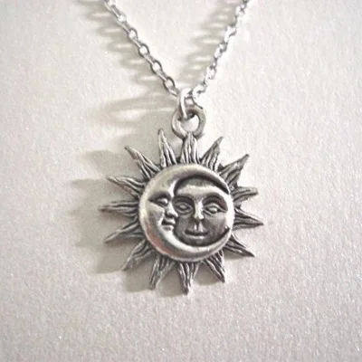 

2021 New Arrival Vantage Necklace With Link Chain Silver Plated Moon And Sun Choker Necklaces For Women Jewelry