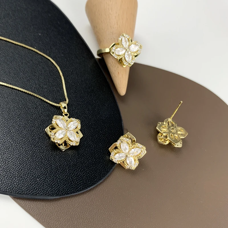 

Vershal B-54 Trendy 18k Gold Plated Hot Sale Zircon Rotatable Flower Stud Earrings Set For Women