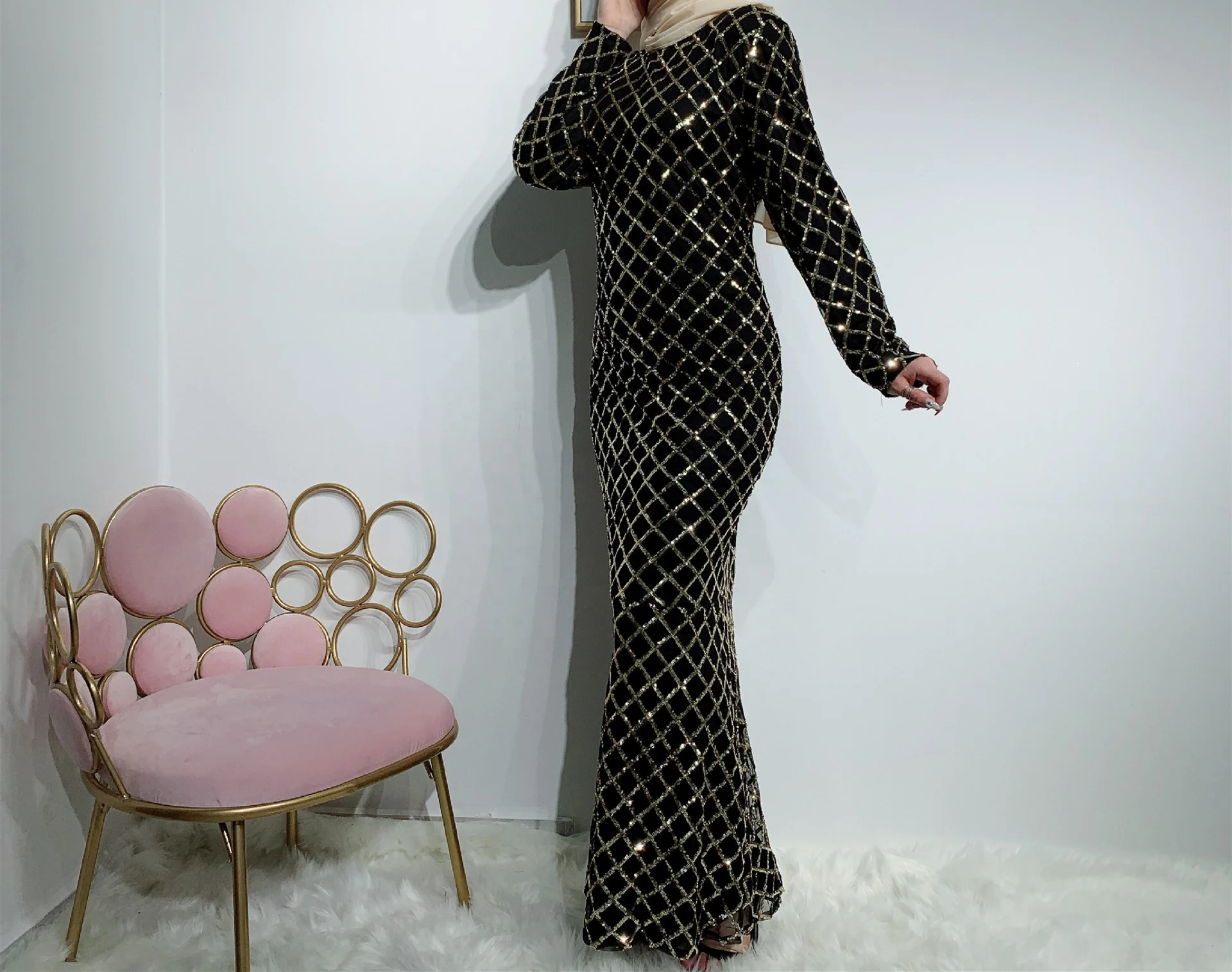 

2020 Arabic Muslim Dresses FREE SHIPPING Long Fashion Sequins Diamond Plaid Pattern Islamic Clothing For Women, Black
