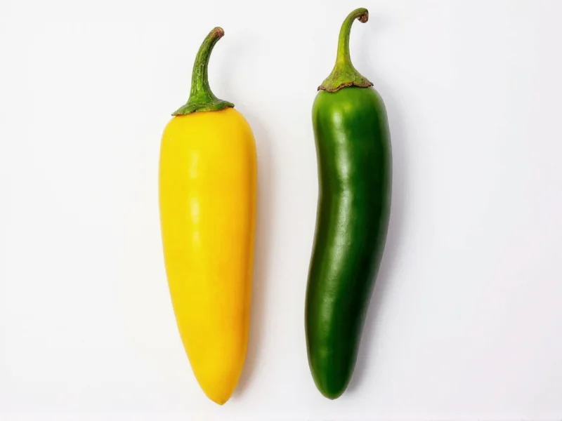 Jalapeño vs Serrano Scoville: Heat Comparison Revealed