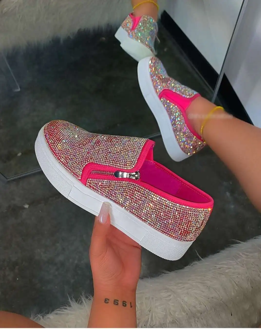 

RTS Fashion women flat shoes lady multicolor Shiny rhinestones slip on sneaker casual shoes, Black/rose red/gold