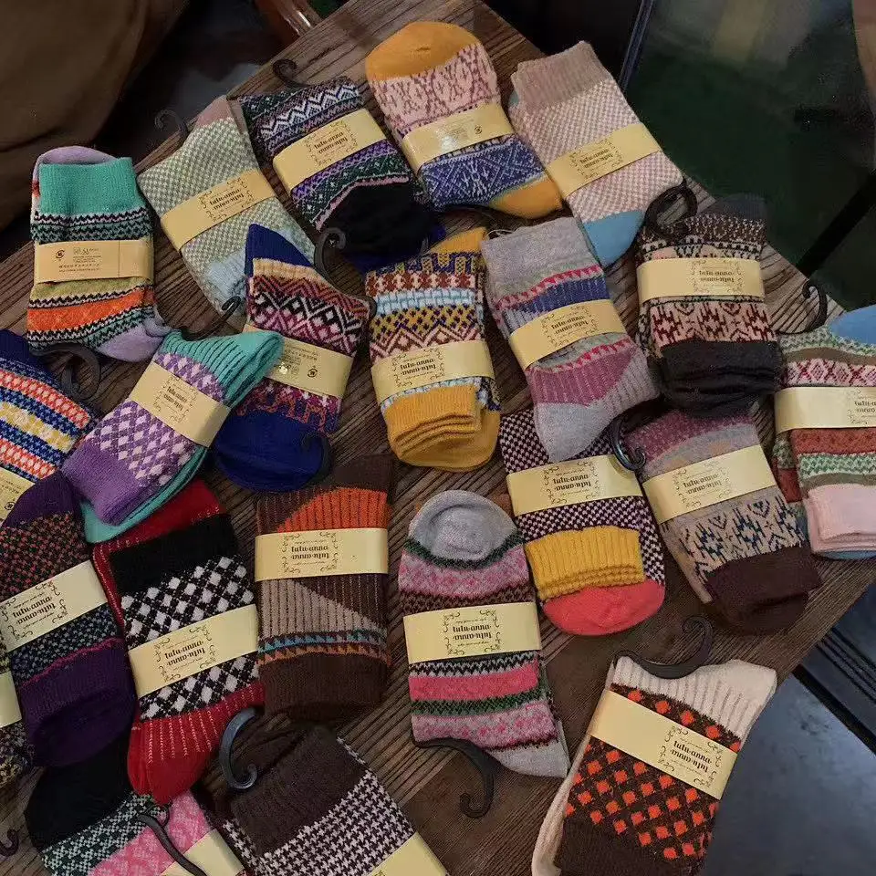 

High top Japanese warm, thick and high-value artistic socks Tutu totem day single wool socks for ladies