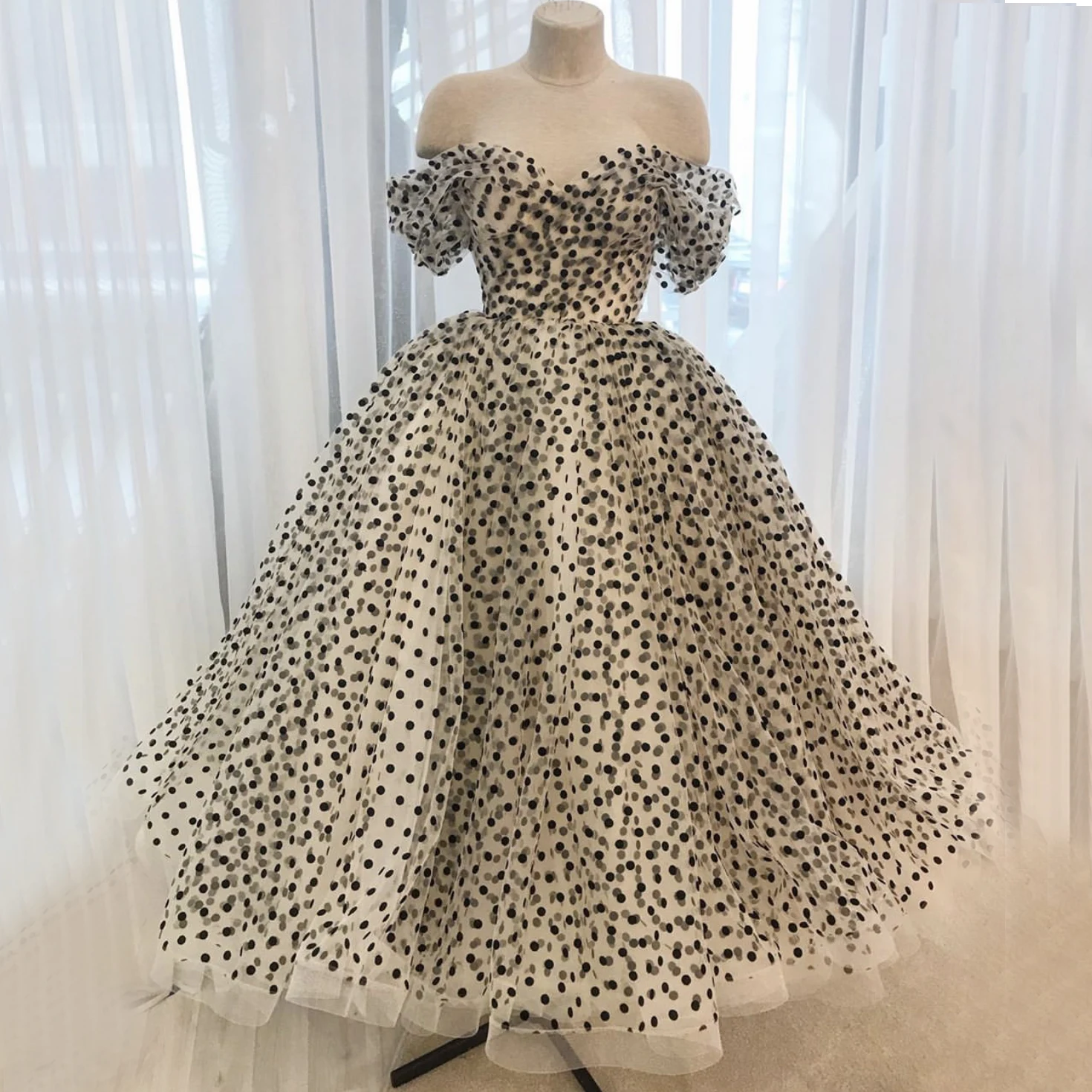 

Serene Hill Yellow Simple Off Shoulder Sexy Prom Dresses Evening Gowns Big Round Pattern Fashion Formal Dress For Women LA70568