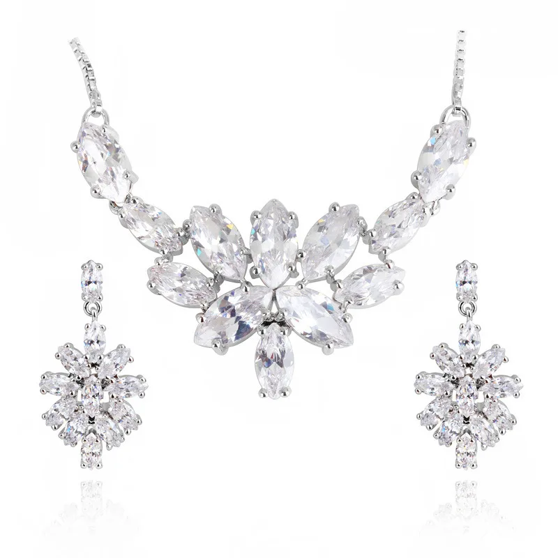 

Bingling Flower Necklace High Iced Out zircon inlaid fashion dinner necklace classic pendant jewelry sets