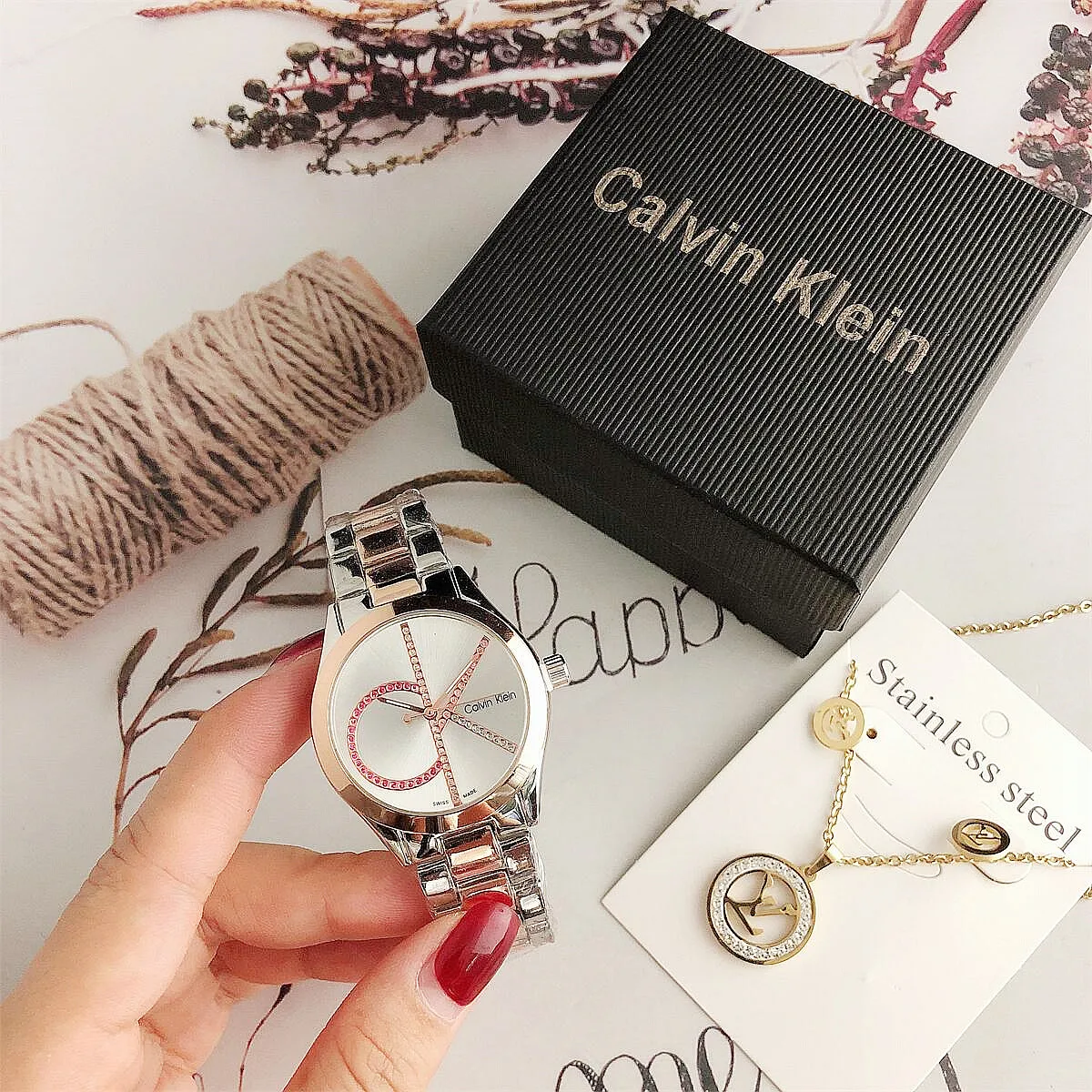 

Fashion Alloy Men and Women Couple Quartz Watches Reloj De Hombre Simple Waterproof Wrist Watches for Mens, Black