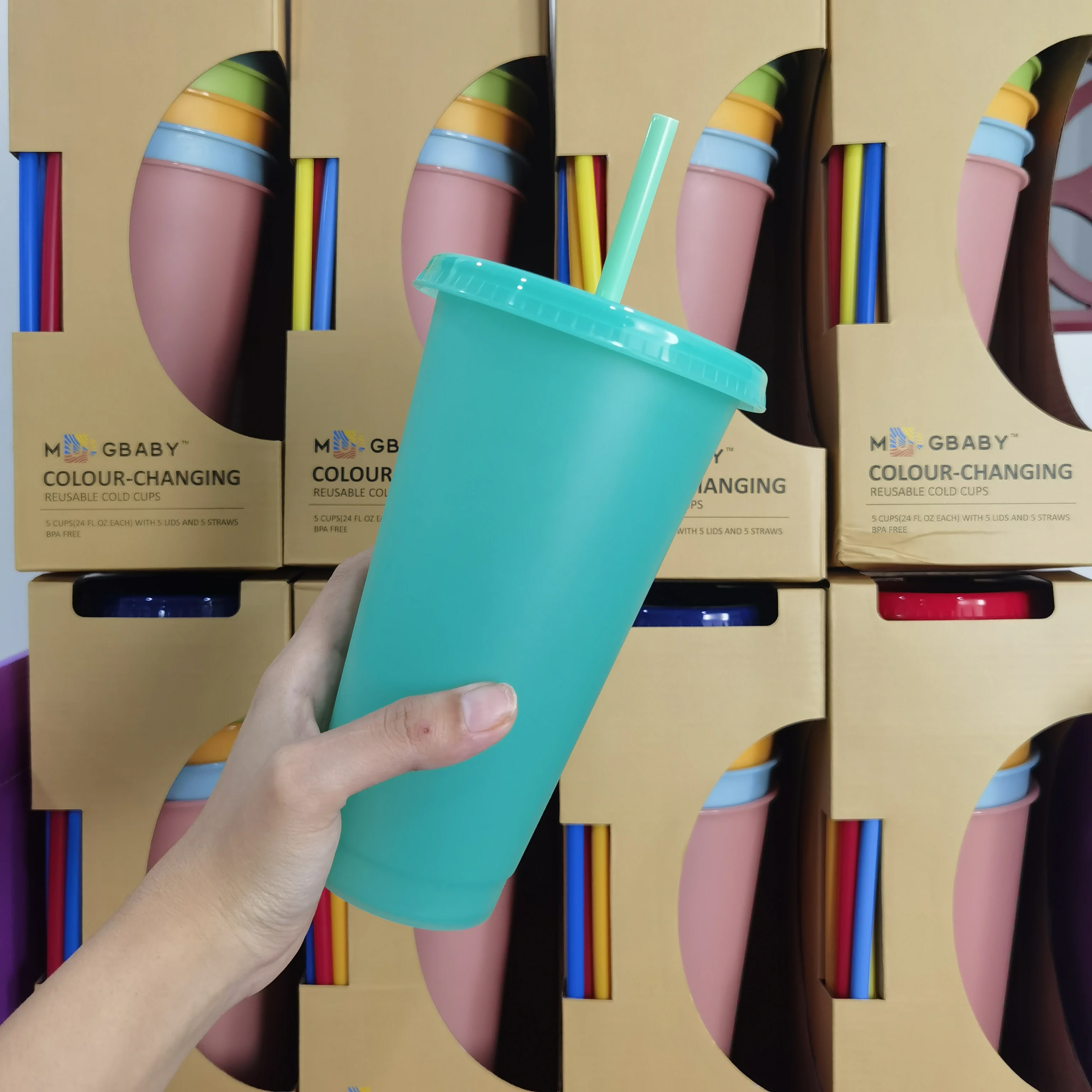 

Reusable sublimation 24 oz tumblers custom logo magic design cold plastic color changing cup with lid and straw