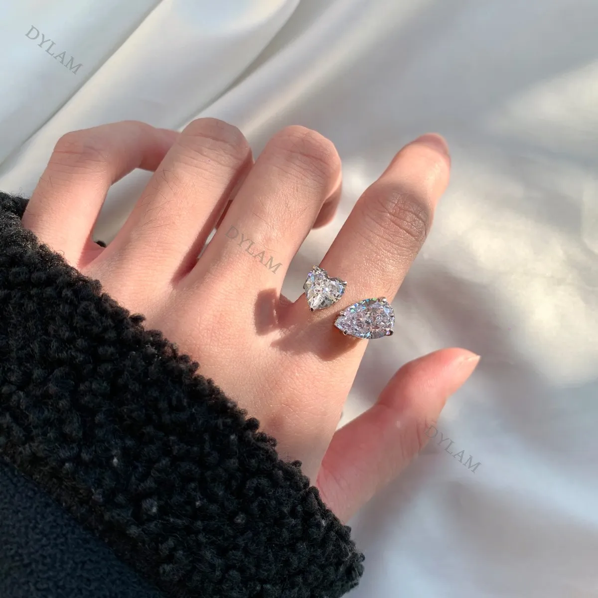 

Dylam Heart Pink S925 Ring 8A Cubic Zircon Iced Out Two Stones Wedding Engagement Ring 925 Sterling Silver Open Gemstone Rings