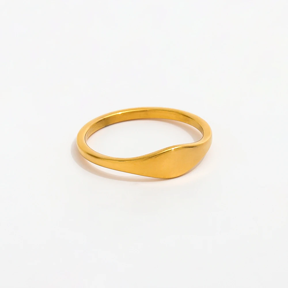 18K Gold Plated Effortless Chic Stainless Steel Ring for Women Design Jewelry