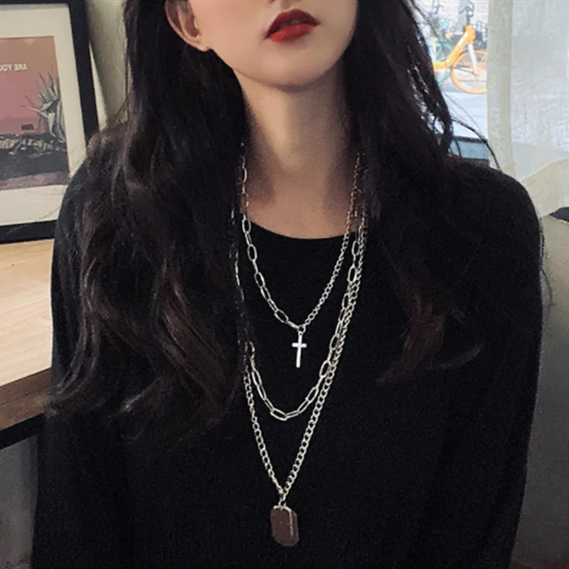 

Fashion Girl Crush Hip Hop Multilayer Necklace Set Simple Round Coin Pendant Punk Necklace Trendy Cross Necklace for Women Girls, Picture shows