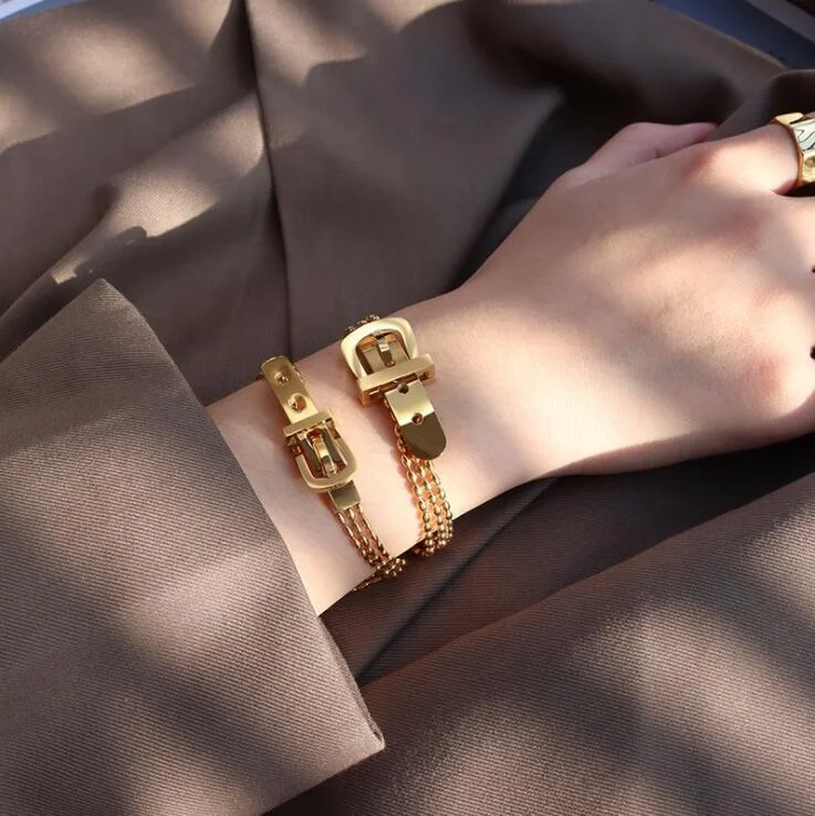 

European American Fashion Belt Buckle Ladies Niche Light Luxury Beads Gold-plated Titanium Steel three-layer rice bead bracelet, Picture