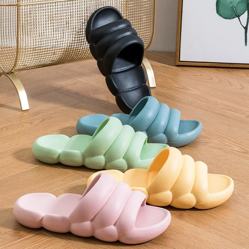 

Amazon Wholesale Kawaii Slippers EVA Men Women Summer Couple Indoor Non Slip Wear Resistant Comfortable Safety Material Slippers