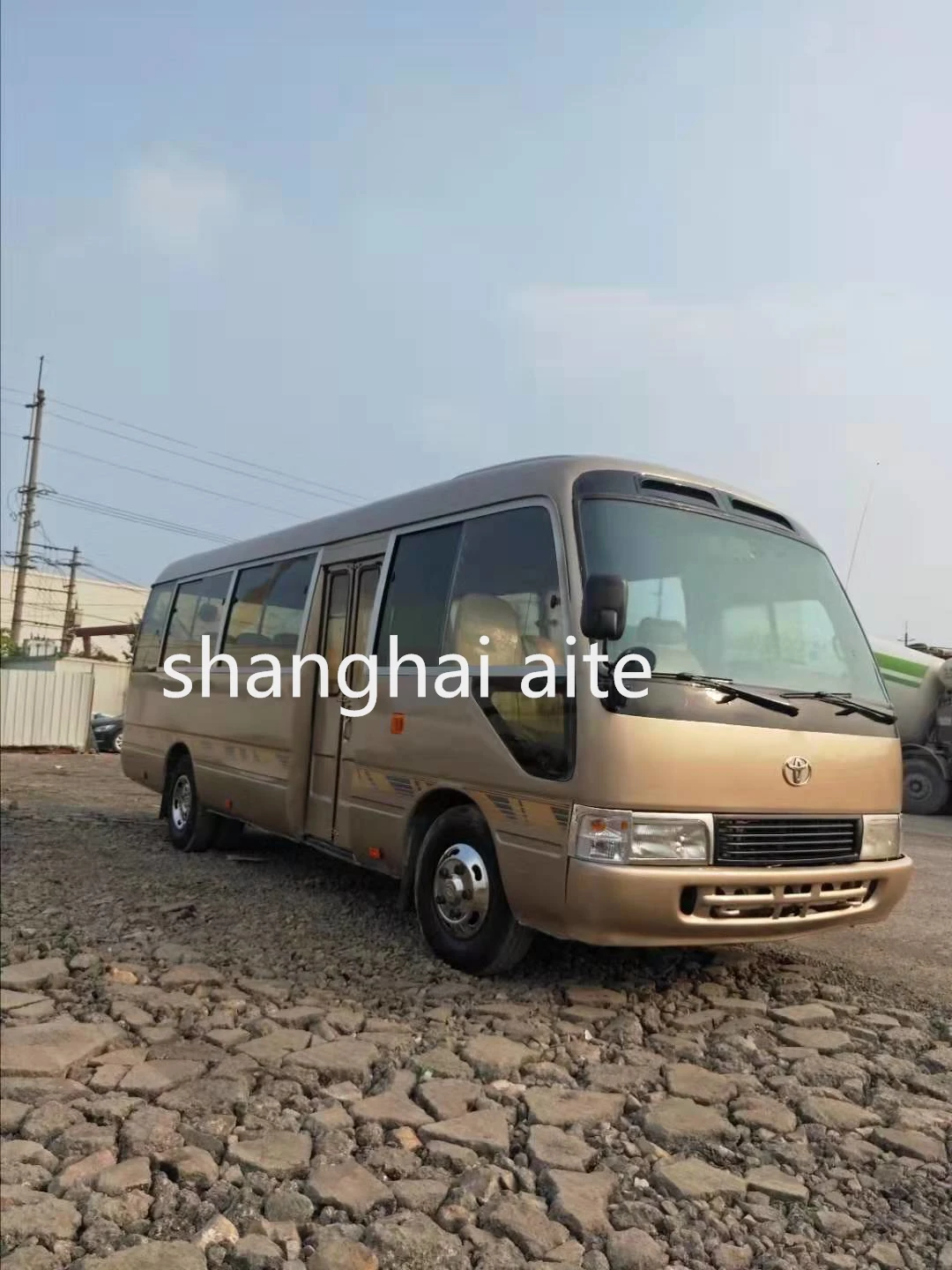 Japanese TOYO Bus TOYO Coaster Used Medium-Sized Bus , mini bus with 30 28 seats LHD and new wheel for sale