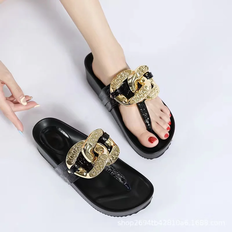 

2022 New arrival fashion thick bottom casual metal chain chic flip flops women shoes PU outdoor beach plus size slides&slippers, Two colors or customized