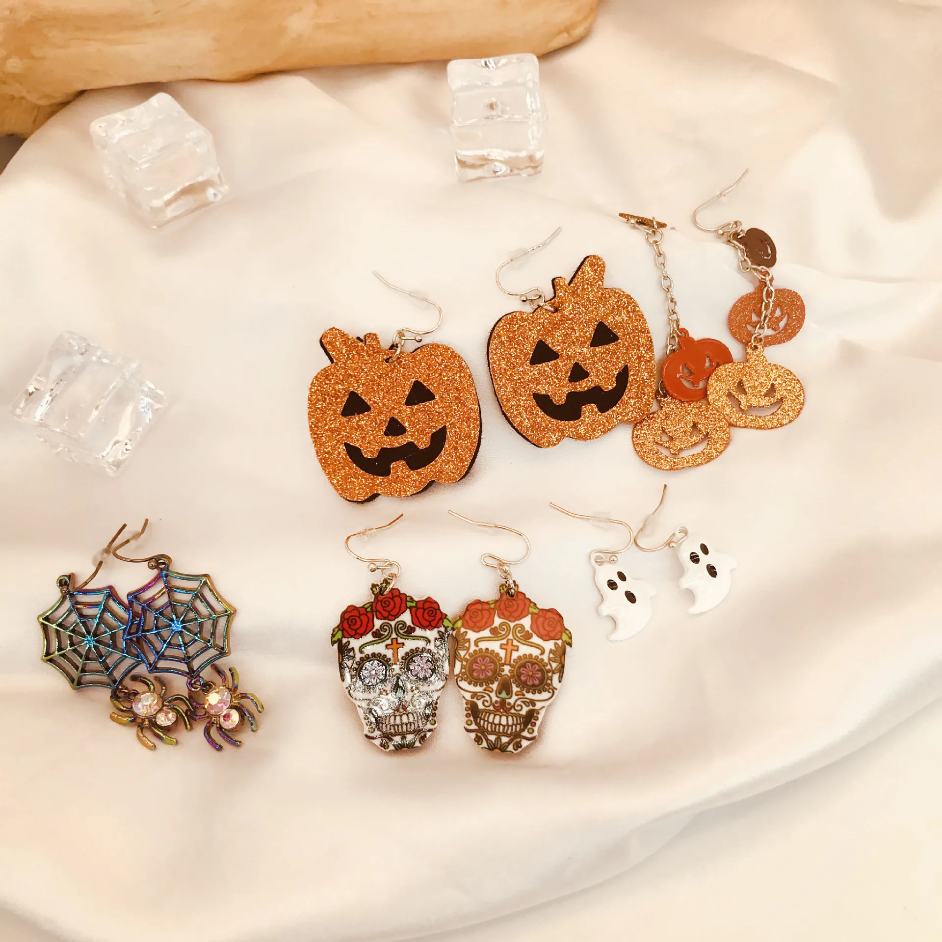 

Funny Halloween Spider Web Pumpkin Ghost Bat Boo Halloween Drop Earrings Halloween Theme Stud Earring for Women Girls, Picture