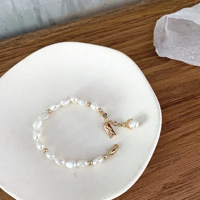

Fashion Jewelry High Quality Shiny Freshwater Pearl Charm Bracelet Irregular Natural Pearl Beads Bracelet for Wedding Party