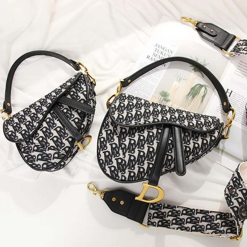 

Female Bag Retro Saddle Messenger Single Shoulder Underarm Bag