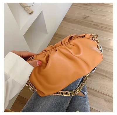 

Portable cloud bag thick chain bag female bag new 2020 niche design texture underarm handbag women