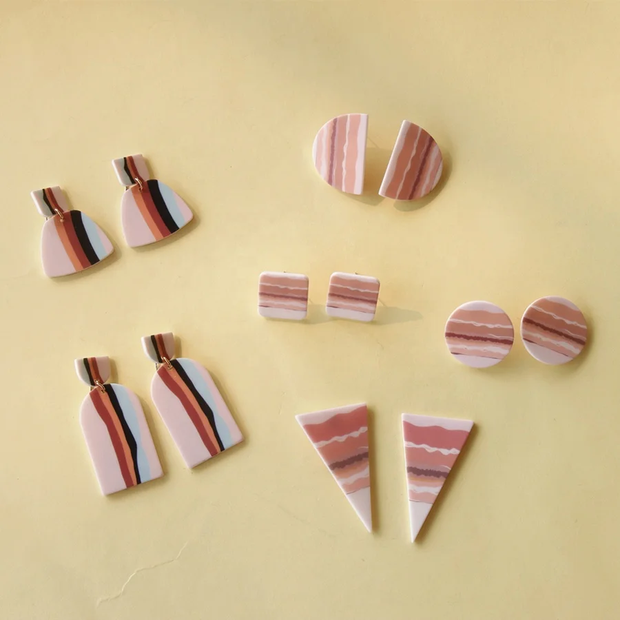 

JUHU Pink Gradient Vintage Geometric Acrylic Stud Earrings For Women Fashionable Model Clay Earring 2020 Gift Student Jewelry, Colorful