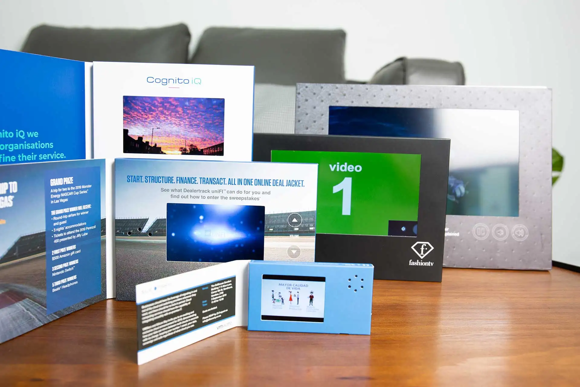 
Wholesale creative paper advertising player 7 inch HD LCD screen digital video greeting card 