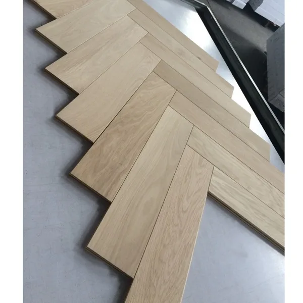 
Herringbone oak parquet flooring 
