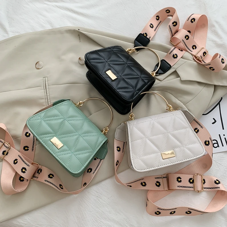 

XP1546 Trendy Embroidery Thread 2020 New Trendy Fashion Chain Messenger Small Square Bag