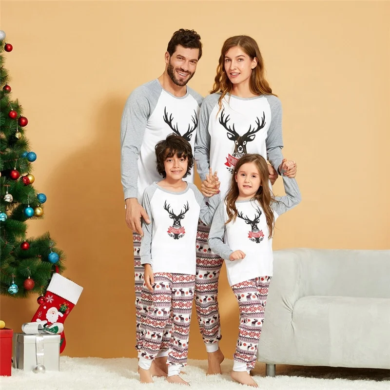 

Christmas 2021 Family Matching Pyjamas Long-Sleeved Pajama Suit Home Service Christmas ELK Print Family Pijamas Christmas