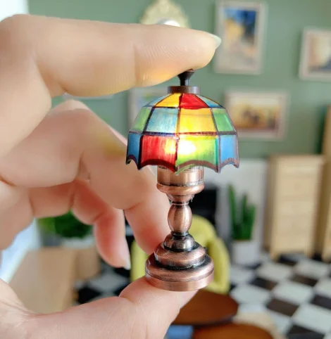 1:12 Dollhouse LED Desk Lamp Miniature Table Lamp With Umbrella Shaped Lamp